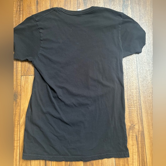 Blink 182 Woman Tee Size Medium * Large Front Graphic Print* Excellent Condition - Picture 2 of 5